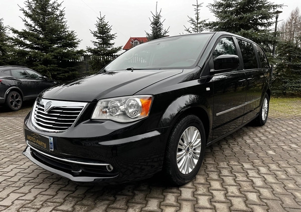 Lancia Voyager cena 49900 przebieg: 199000, rok produkcji 2012 z Góra małe 742